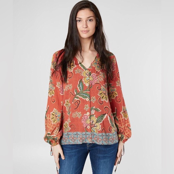Willow & Root Floral Blouse - Picture 2 of 11